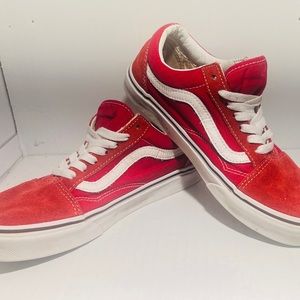 Vans lace-up Red Canvas Shoes! Good condition. Women's size 7, Men's size 5.5